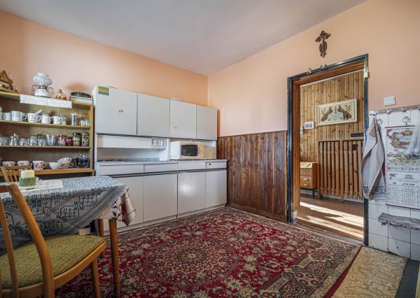 Starší rodinný dom na predaj – tichá lokalita Kravany, blízko Popradu !