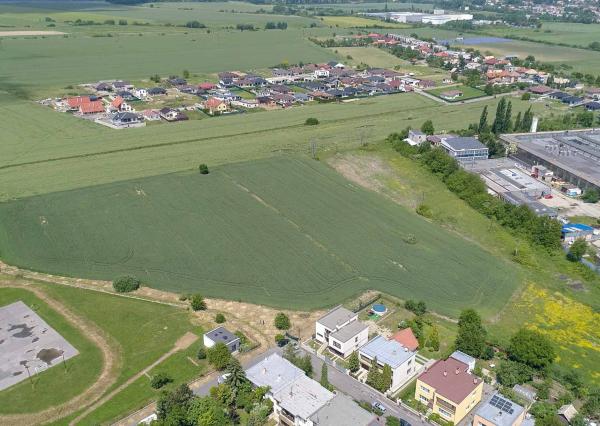 Rozsiahly 3ha stavebný pozemok v Lučenci