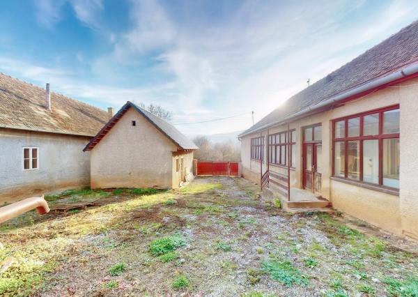 Cinobaňa - starší RD s pozemkom 4539m2