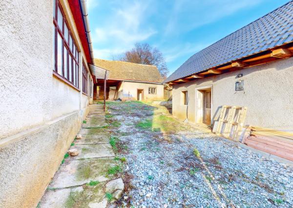 Cinobaňa - starší RD s pozemkom 4539m2