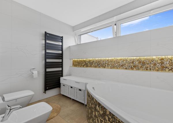 Na predaj moderný rodinný dom, ponúkajúci komfortné a nadštandardné  bývanie