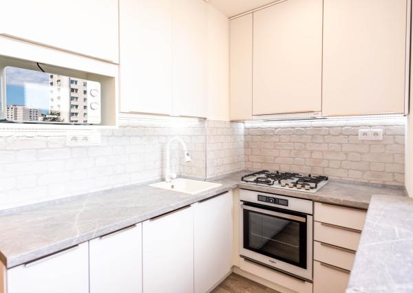 Exkluzívne Vám ponúkame na prenájom  nezariadený 2 izbový byt v Humennom