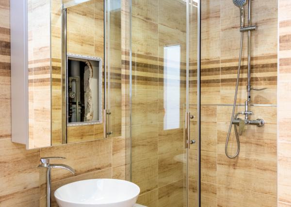 Exkluzívne Vám ponúkame na prenájom  nezariadený 2 izbový byt v Humennom