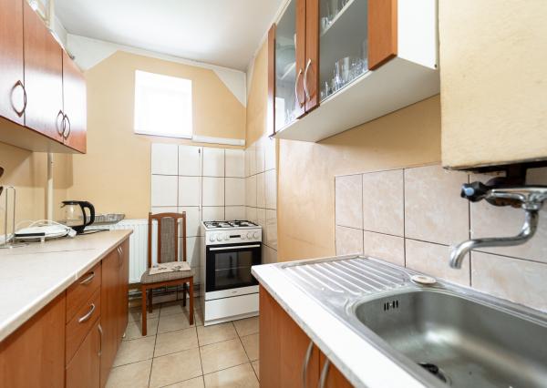 EXKLUZÍVNE vám ponúkame na predaj útulný 4 izbový rodinný dom s príslušenstvom a so slnečným pozemkom v obci Kapoňa (okr.Trebišov)