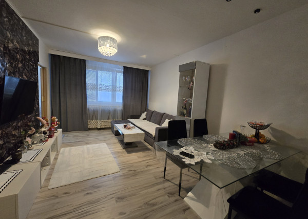 Exkluzívna ponuka! Ponúkam na predaj 2 izbový byt s balkónom v Poprade, časť sídlisko Západ na ul. 29. Augusta