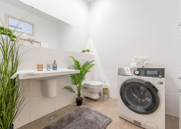 Staromestský 3-izbový byt s vysokými stropmi a parkovaním – centrum Košíc