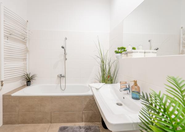 Staromestský 3-izbový byt s vysokými stropmi a parkovaním – centrum Košíc