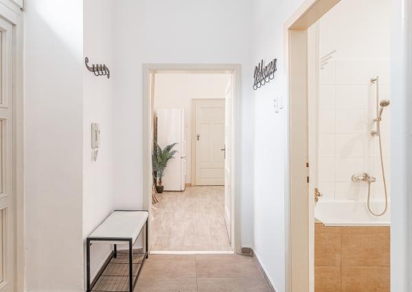 Staromestský 3-izbový byt s vysokými stropmi a parkovaním – centrum Košíc