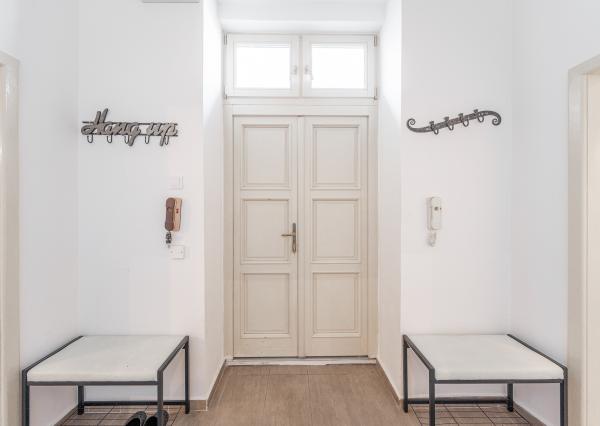 Staromestský 3-izbový byt s vysokými stropmi a parkovaním – centrum Košíc