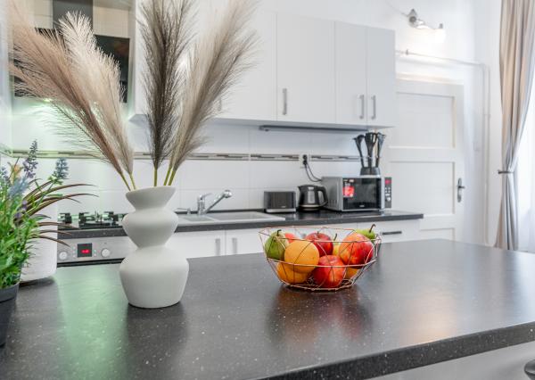 Staromestský 3-izbový byt s vysokými stropmi a parkovaním – centrum Košíc