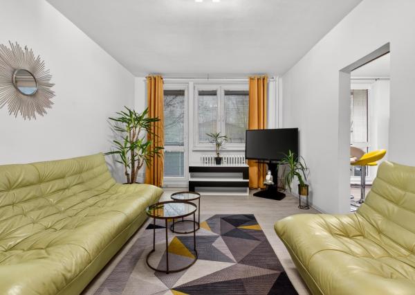 REZERVOVANÉ - Na predaj kompletne zrekonštruovaný 4-izbový byt, 93,30 m2, Lipského ulica, Bratislava-Dúbravka