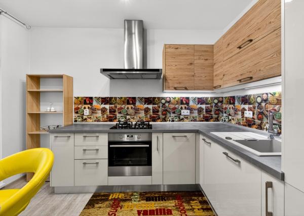 REZERVOVANÉ - Na predaj kompletne zrekonštruovaný 4-izbový byt, 93,30 m2, Lipského ulica, Bratislava-Dúbravka