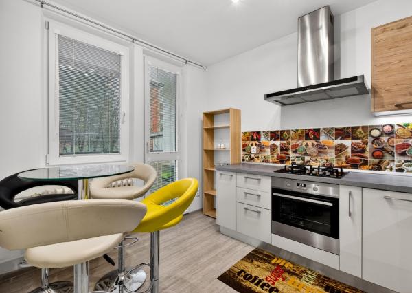 REZERVOVANÉ - Na predaj kompletne zrekonštruovaný 4-izbový byt, 93,30 m2, Lipského ulica, Bratislava-Dúbravka