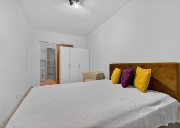 REZERVOVANÉ - Na predaj kompletne zrekonštruovaný 4-izbový byt, 93,30 m2, Lipského ulica, Bratislava-Dúbravka