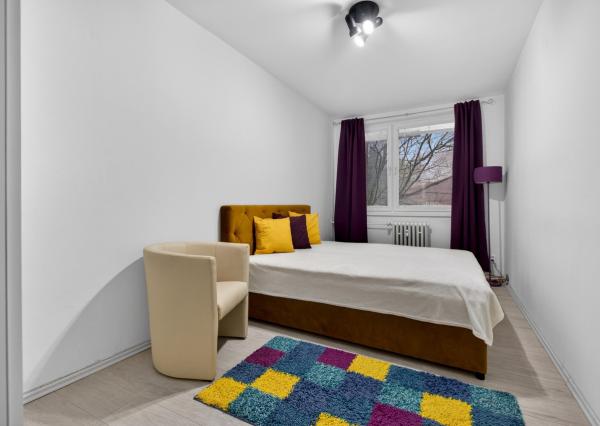 REZERVOVANÉ - Na predaj kompletne zrekonštruovaný 4-izbový byt, 93,30 m2, Lipského ulica, Bratislava-Dúbravka