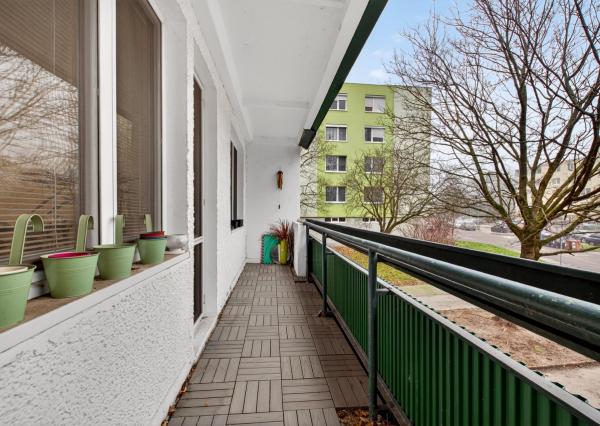 REZERVOVANÉ - Na predaj kompletne zrekonštruovaný 4-izbový byt, 93,30 m2, Lipského ulica, Bratislava-Dúbravka