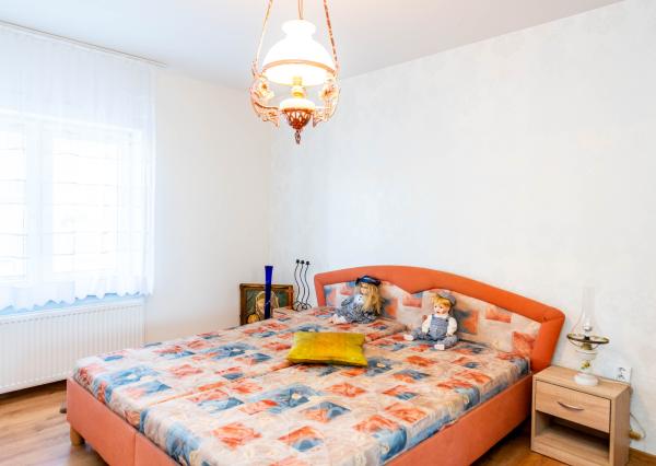 Exkluzívne na predaj rodinný dom s veľkým pozemkom – Sečovce, ul. Mostová