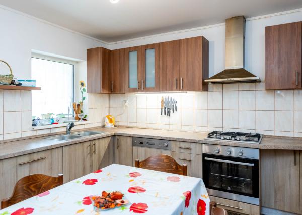 Exkluzívne na predaj rodinný dom s veľkým pozemkom – Sečovce, ul. Mostová