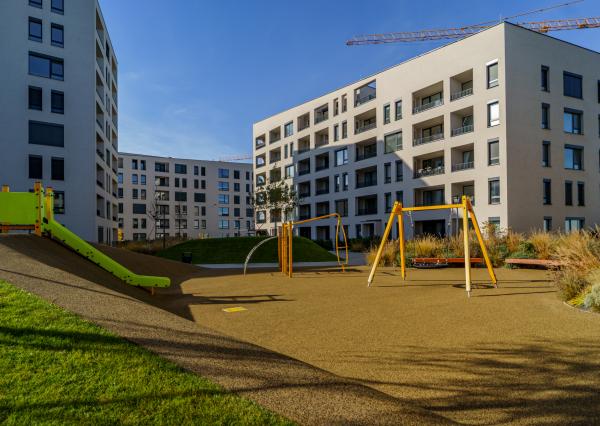 NA PREDAJ NOVOSTAVBA 2-izbový byt 62,38m2 s predzáhradkou, pivnicou a park. státím v projekte Prúdy, ul. Včelárska Trnava
