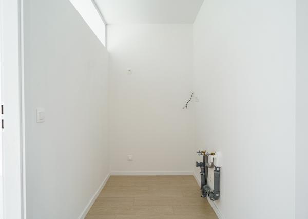 NA PREDAJ NOVOSTAVBA 2-izbový byt 62,38m2 s predzáhradkou, pivnicou a park. státím v projekte Prúdy, ul. Včelárska Trnava