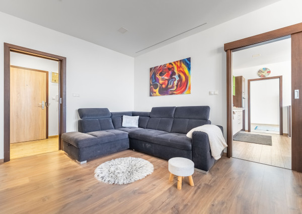 EXKLUZÍVNE: TROJIZBOVÝ VEĽKOMETRÁŽNY BYT V SKALICI