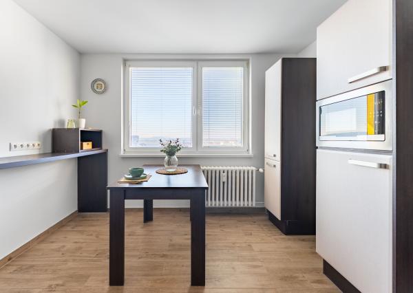 EXKLUZÍVNE: TROJIZBOVÝ VEĽKOMETRÁŽNY BYT V SKALICI