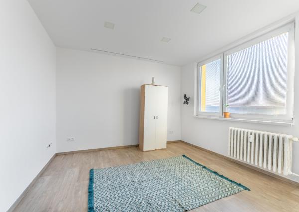 EXKLUZÍVNE: TROJIZBOVÝ VEĽKOMETRÁŽNY BYT V SKALICI