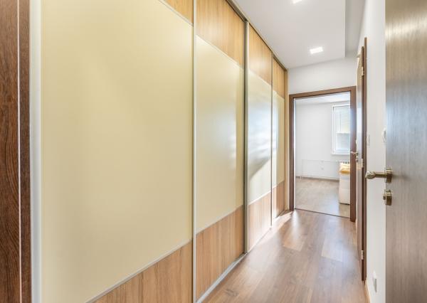 EXKLUZÍVNE: TROJIZBOVÝ VEĽKOMETRÁŽNY BYT V SKALICI