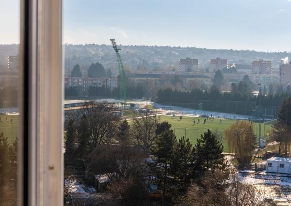 EXKLUZÍVNE: TROJIZBOVÝ VEĽKOMETRÁŽNY BYT V SKALICI