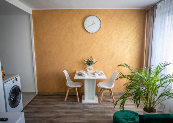 Exkluzívne Vám ponúkame na prenájom  zariadený 1,5 izbový byt v Humennom