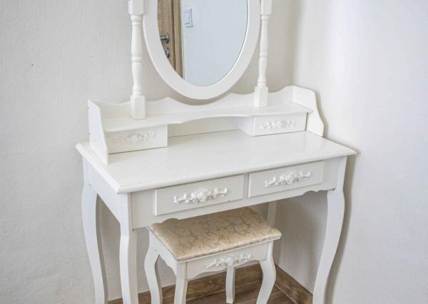 Exkluzívne Vám ponúkame na prenájom  zariadený 1,5 izbový byt v Humennom