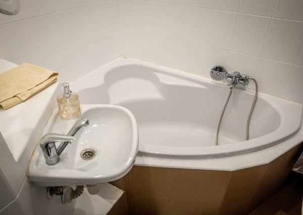 Exkluzívne Vám ponúkame na prenájom  zariadený 1,5 izbový byt v Humennom