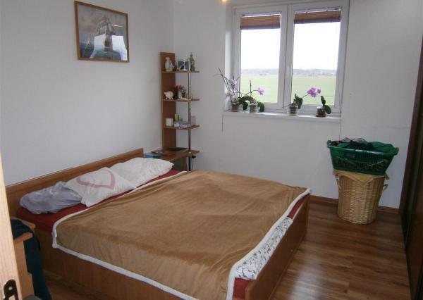 Prenájom 4-izb.byt v rodinnom dome; novostavba; detské ihrisko ; obec Láb