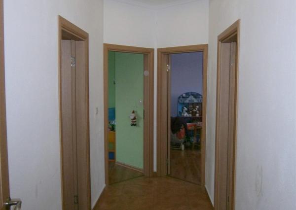 Prenájom 4-izb.byt v rodinnom dome; novostavba; detské ihrisko ; obec Láb