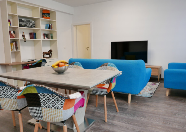 Ponúkame na prenájom 2-izbový byt 60,80m2 v projekte Viktória-Košická ul. BA s parkovaním v garáži