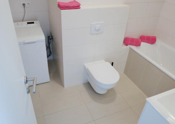 Ponúkame na prenájom 2-izbový byt 60,80m2 v projekte Viktória-Košická ul. BA s parkovaním v garáži