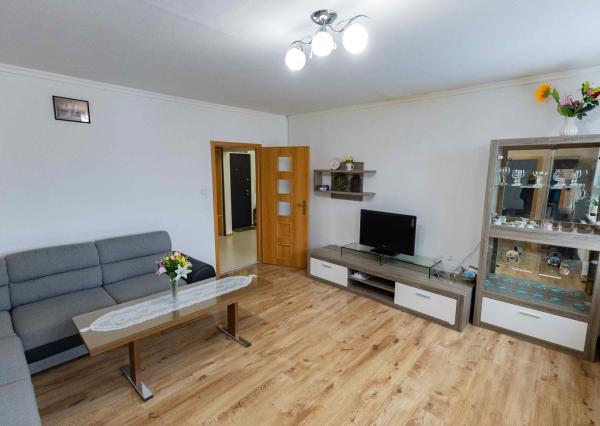 Exkluzívne Vám ponúkame na predaj 3 izbový byt  v Humennom