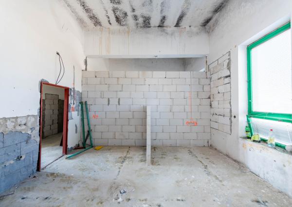 Exkluzívne na predaj budova s obrovským potenciálom v obci Oborín!