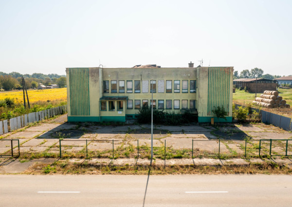 Exkluzívne na predaj budova s obrovským potenciálom v obci Oborín!