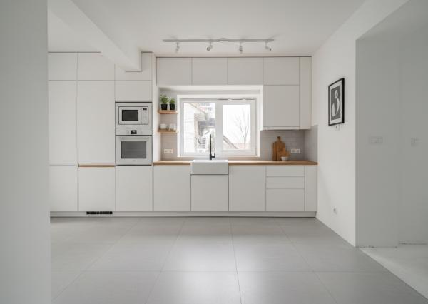 NA PREDAJ KOMPLETNE ZREKONŠTRUOVANÝ 3-podlažný rodinný dom,  Prídavková ulica, Záhorská Bystrica