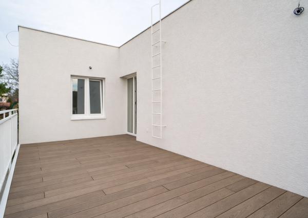 NA PREDAJ KOMPLETNE ZREKONŠTRUOVANÝ 3-podlažný rodinný dom,  Prídavková ulica, Záhorská Bystrica