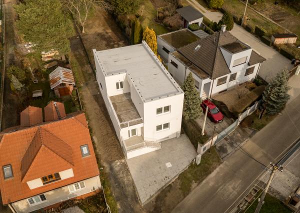 NA PREDAJ KOMPLETNE ZREKONŠTRUOVANÝ 3-podlažný rodinný dom,  Prídavková ulica, Záhorská Bystrica