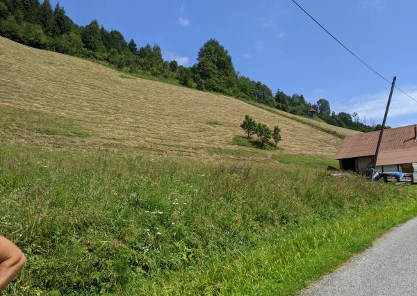 Stavebný pozemok s projektom na 5izbovú chatu a platným stavebným povolením