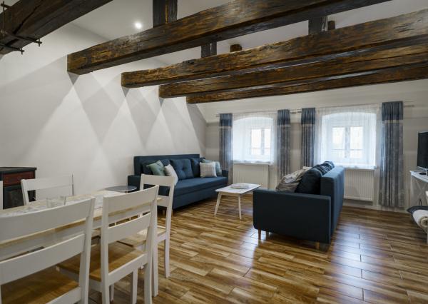 REZERVOVANÉ - Na predaj rodinný dom po kompletnej rekonštrukcii pri Kolpašskom jazere, Banský Studenec - Kolpachy, okres Banská Štiavnica