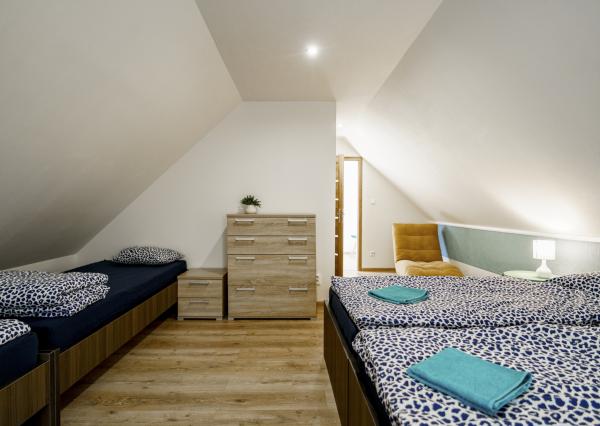 REZERVOVANÉ - Na predaj rodinný dom po kompletnej rekonštrukcii pri Kolpašskom jazere, Banský Studenec - Kolpachy, okres Banská Štiavnica