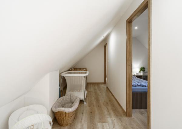 REZERVOVANÉ - Na predaj rodinný dom po kompletnej rekonštrukcii pri Kolpašskom jazere, Banský Studenec - Kolpachy, okres Banská Štiavnica