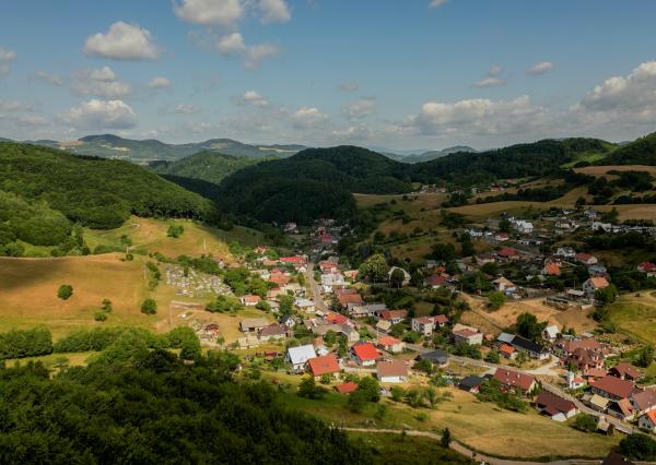 REZERVOVANÉ - Na predaj rodinný dom po kompletnej rekonštrukcii pri Kolpašskom jazere, Banský Studenec - Kolpachy, okres Banská Štiavnica