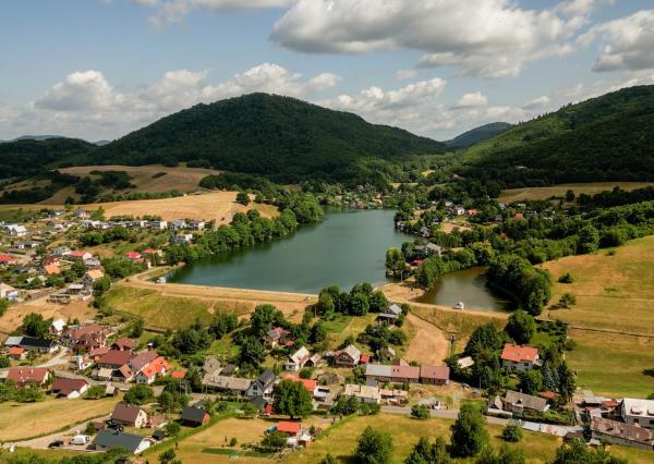 REZERVOVANÉ - Na predaj rodinný dom po kompletnej rekonštrukcii pri Kolpašskom jazere, Banský Studenec - Kolpachy, okres Banská Štiavnica