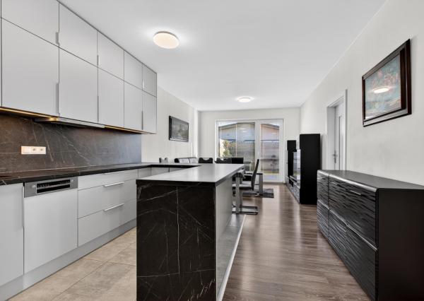 Predaj 4-izbový rodinný dom, novostavba, pozemok 302 m2, Láb, Malacky