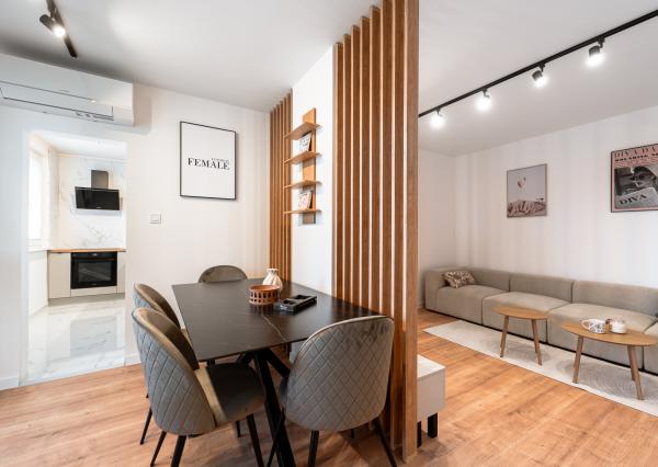 Ponúkame Vám novozrekonštruovaný 4i byt s loggiou na 5. poschodí pri Novej nemocnici.